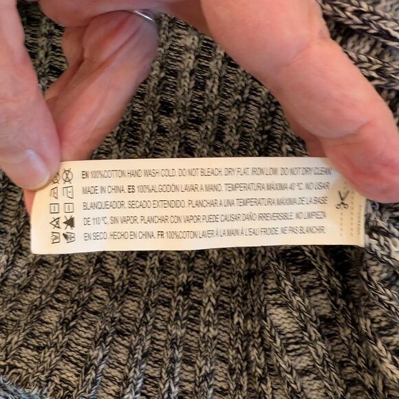 Forever 21 Sweater Cropped Turtleneck Long Sleeve Black/White Size Medium - Picture 9 of 11